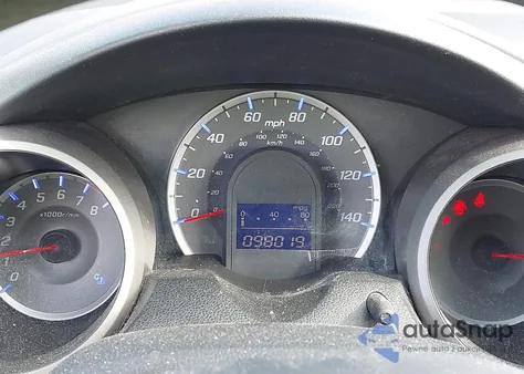 2011 Honda Fit z USA, uszkodzony, nr VIN JHMGE8H34BC012939